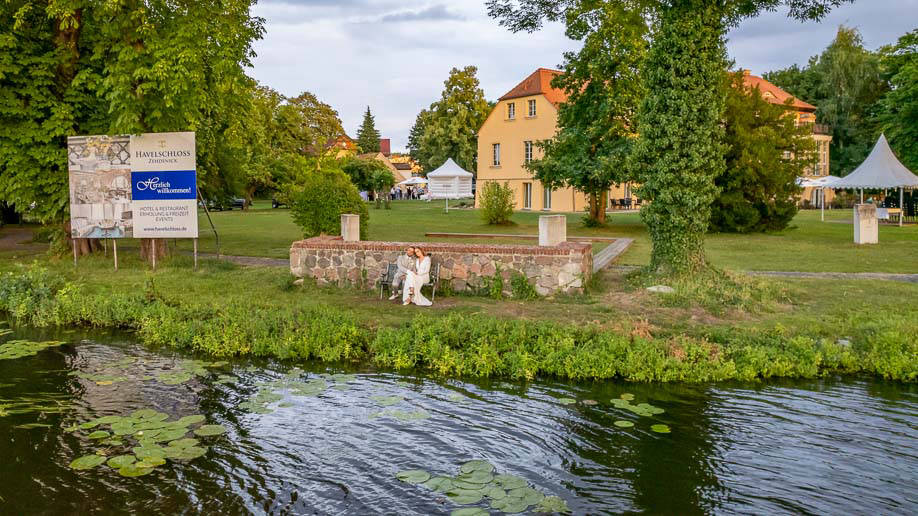 Foto-Tobi,Foto Tobi,Hochzeitsfotograf,Brautpaar,Fotograf,Havelschloss,Havelschloss Zehdenick