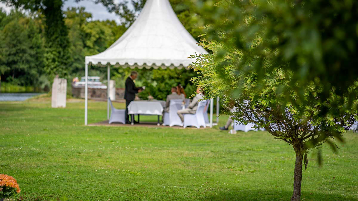 Foto-Tobi,Foto Tobi,Hochzeitsfotograf,Brautpaar,Fotograf,Havelschloss,Havelschloss Zehdenick